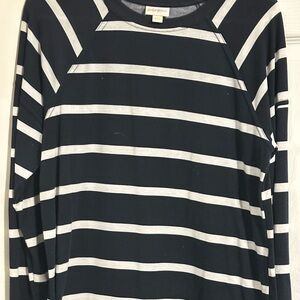 Lularoe Erin long sleeve t shirt. Navy and white striped. EUC. Size xxs.